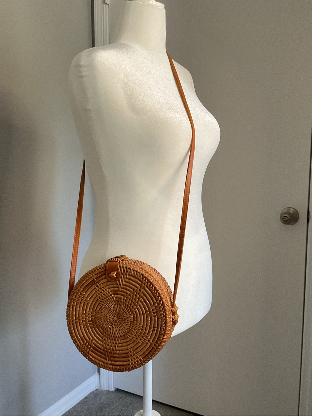 Woven Round Crossbody Bag - Tan